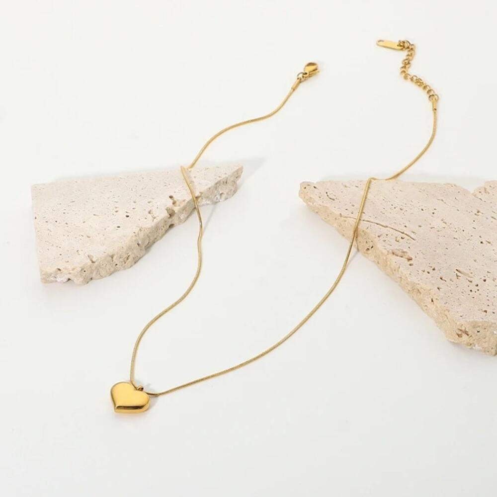 Heart Pendant Necklace 18K Gold Plated - Picture 6 of 11